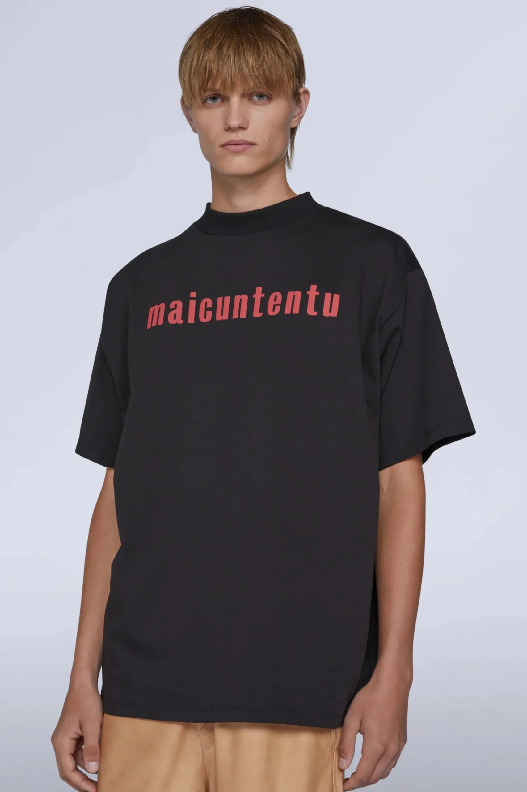 New T-shirt Maicuntentu Nera Uomo Uomo